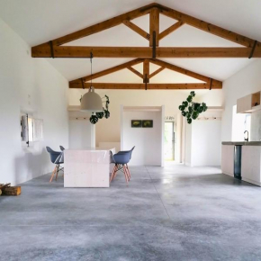 Loft de diseño en Masía Rural, Cantallops, Girona
